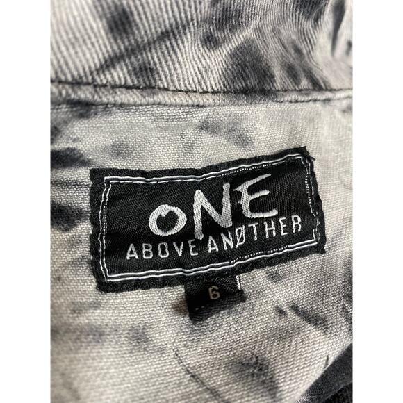 One Above Another Women's Gray Paint Splash Button Denim Overalls Jumpsuit Sz S - Picture 4 of 5